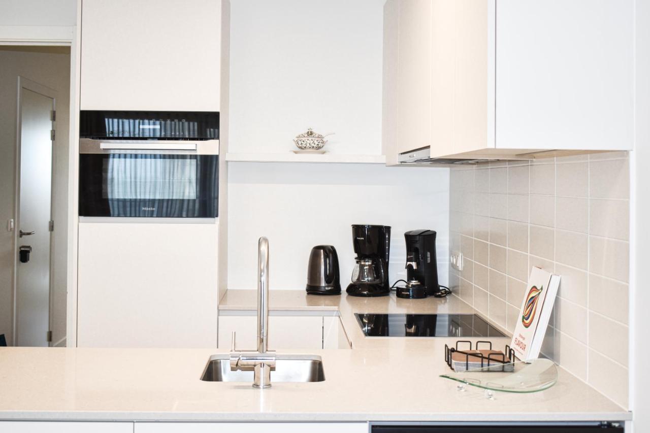 Crystal Residences - Luxurious Seaside Apartment